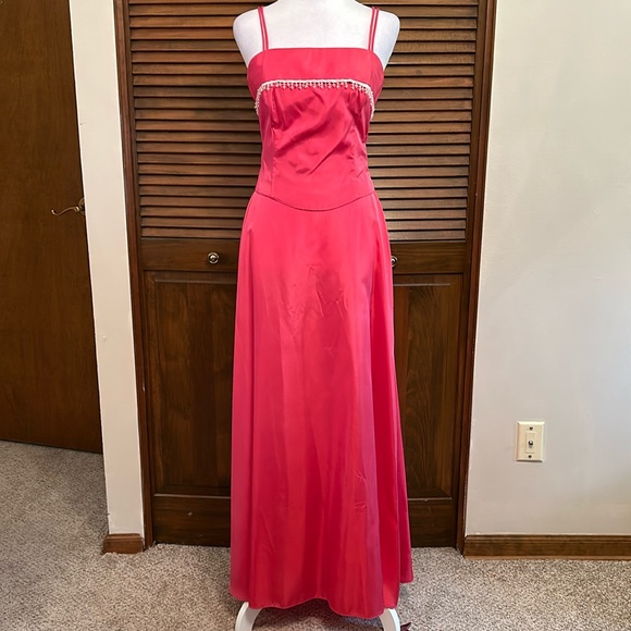 Roberta Stunning Two-Piece Formal Dress - Picture 1 of 10